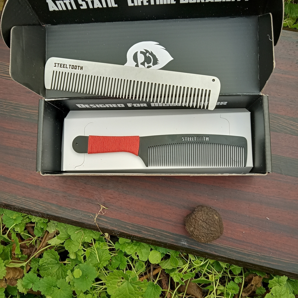 New In Box. 1 STEELTOOTH dressing & 1 Black men's Classic Barber Flat-top Combs
